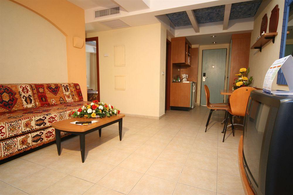 Club In Eilat - Coral Beach Villa Resort ภายนอก รูปภาพ