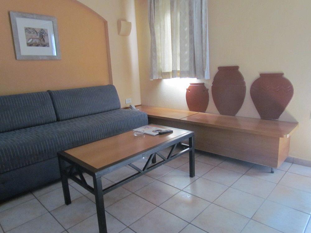 Club In Eilat - Coral Beach Villa Resort ภายนอก รูปภาพ